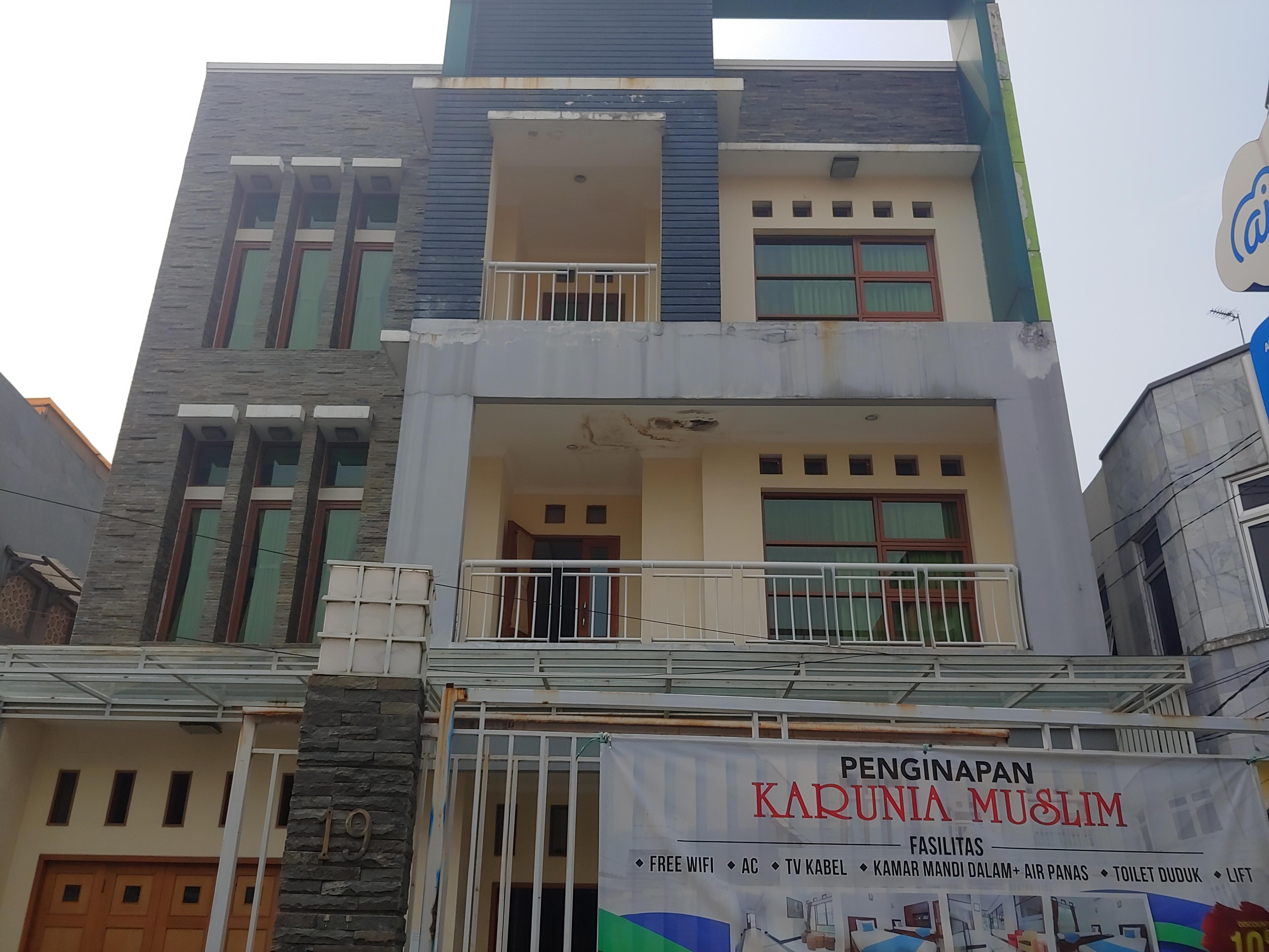 Hotel Oyo 3894 Karunia Muslim Syariah Jakarta
